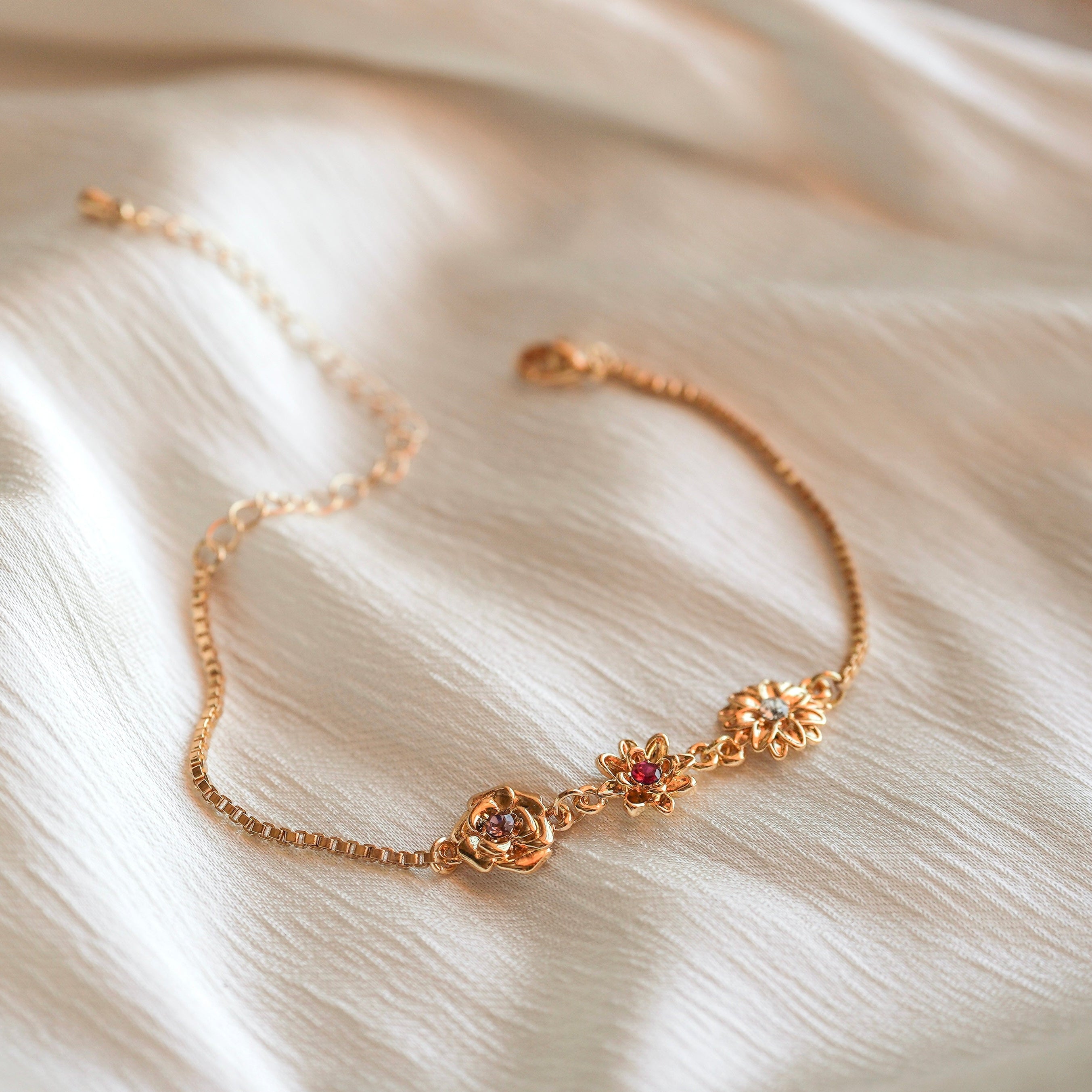 Three-Dimensional Birth Flower Bracelet