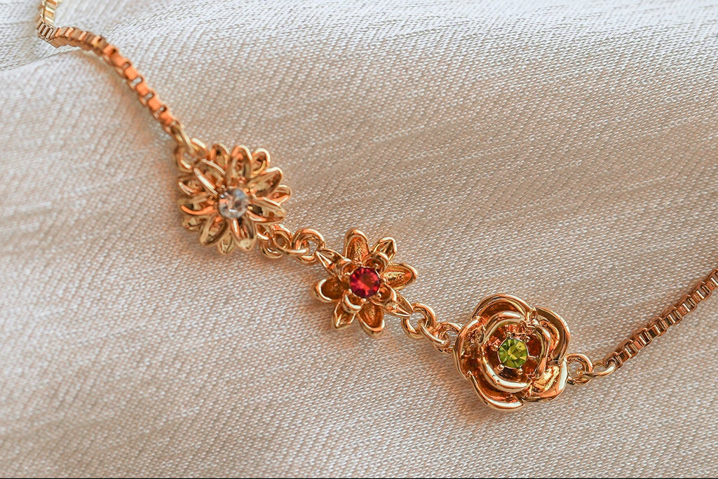 Three-Dimensional Birth Flower Bracelet